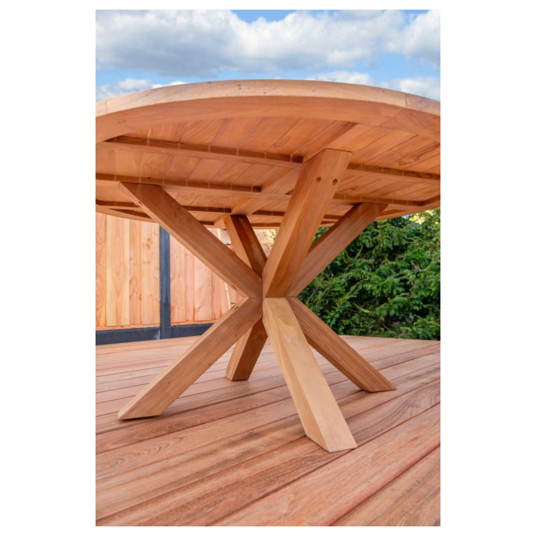 Tuintafel teak rond met kruispoot diameter 150 cm