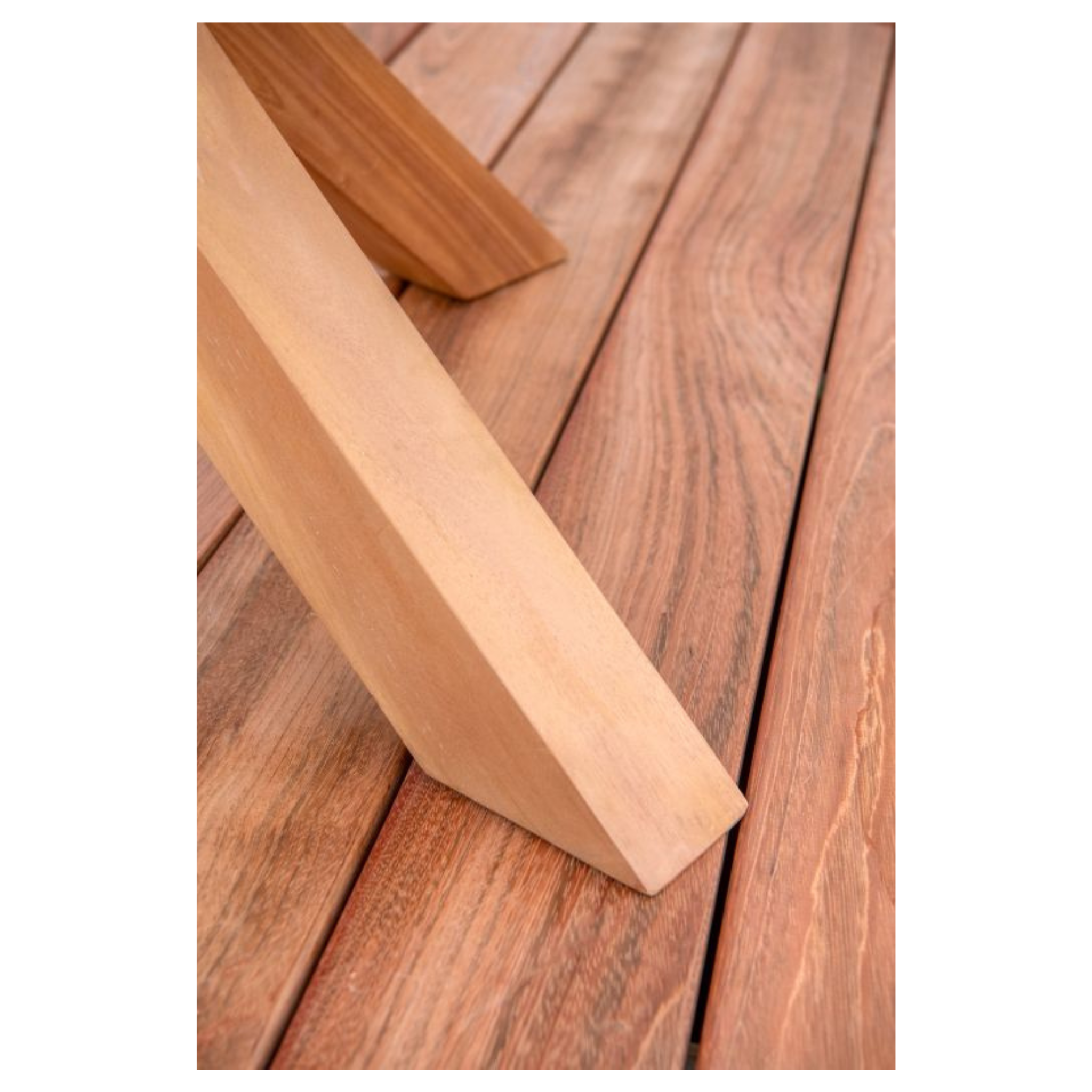 Tuintafel teak rond met kruispoot diameter 150 cm