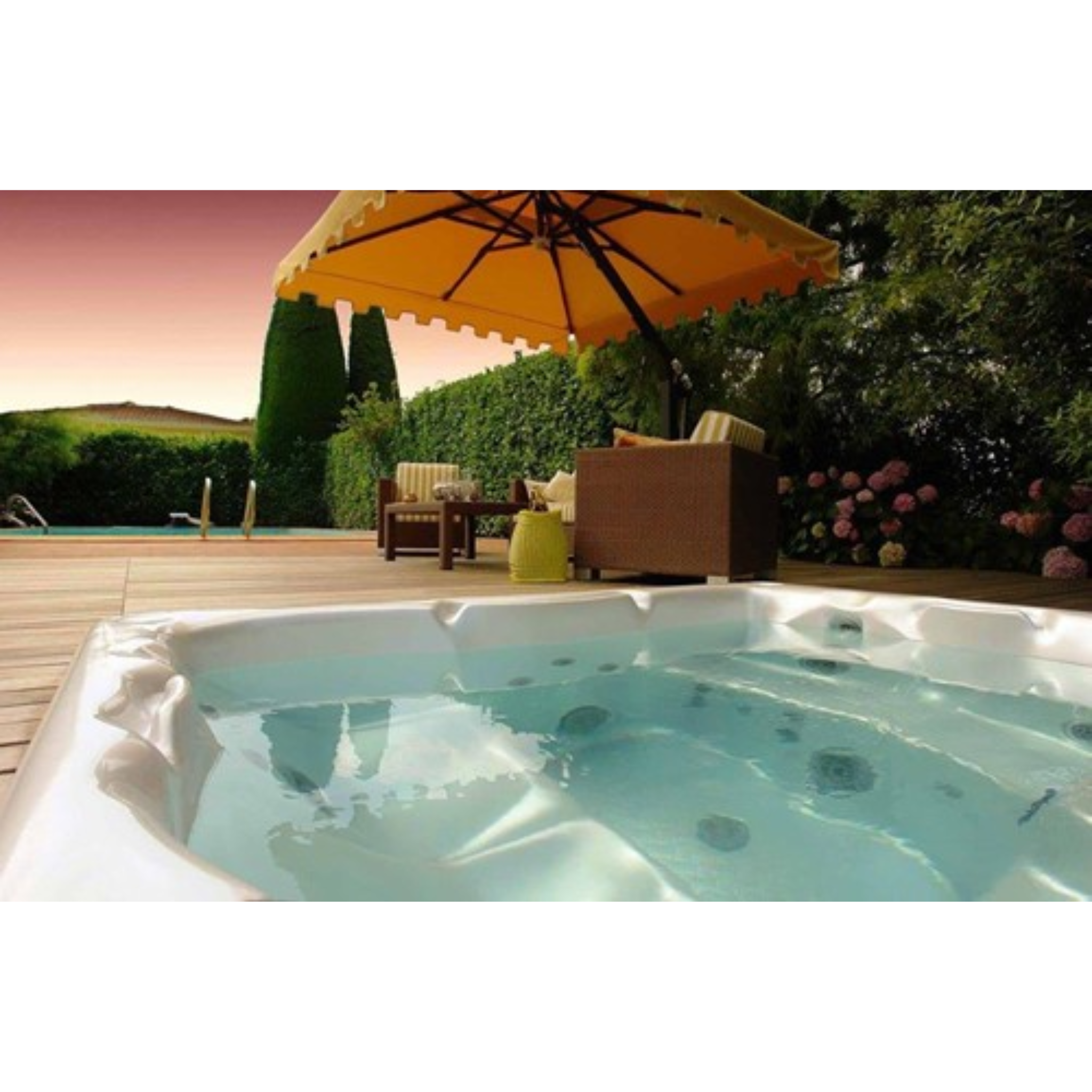 Beachcomber 340 hottub 178 x 218 x 86 cm