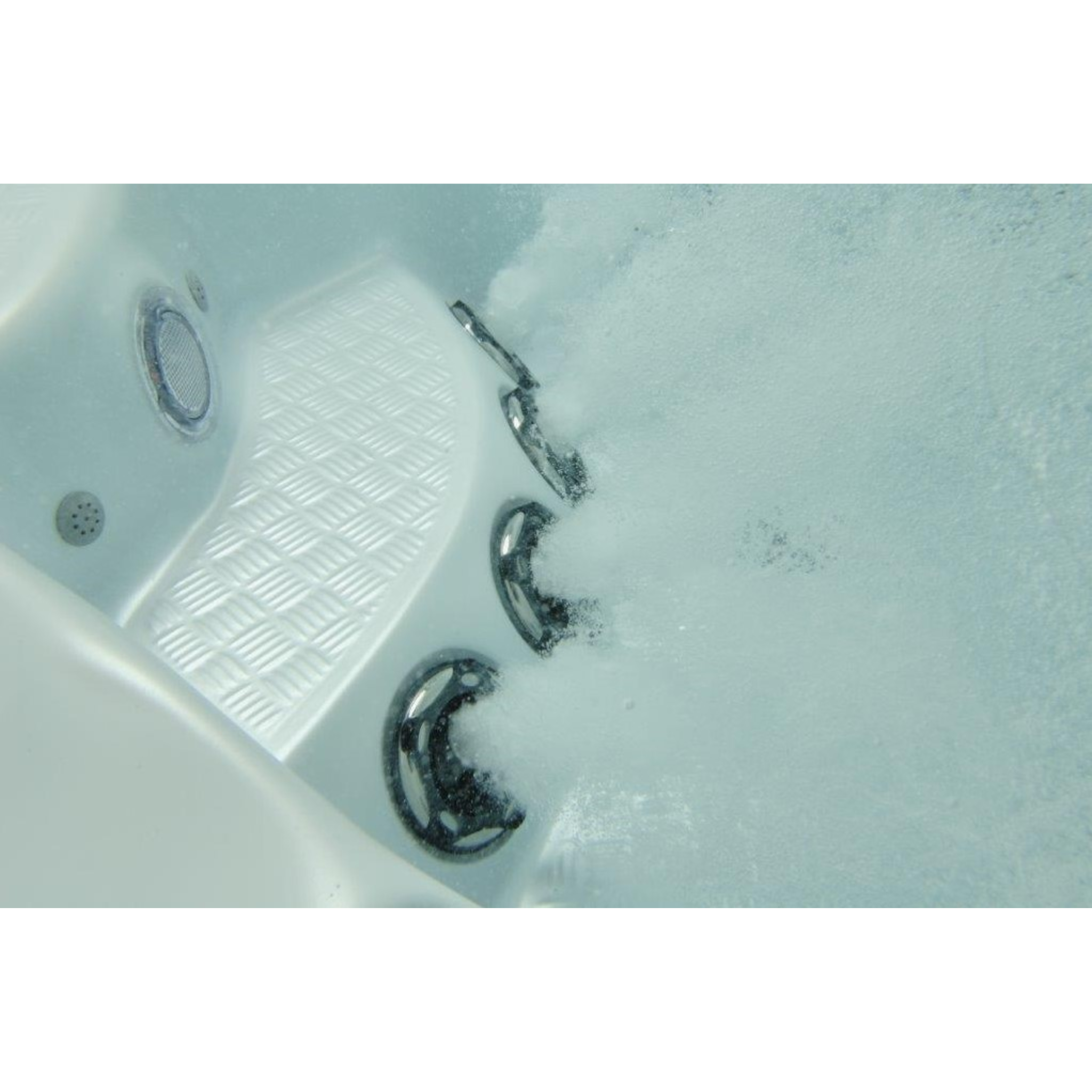 Beachcomber 750 hottub 226 x 226 x 97 cm